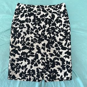 Ann Taylor LOFT black and white pencil skirt size 0